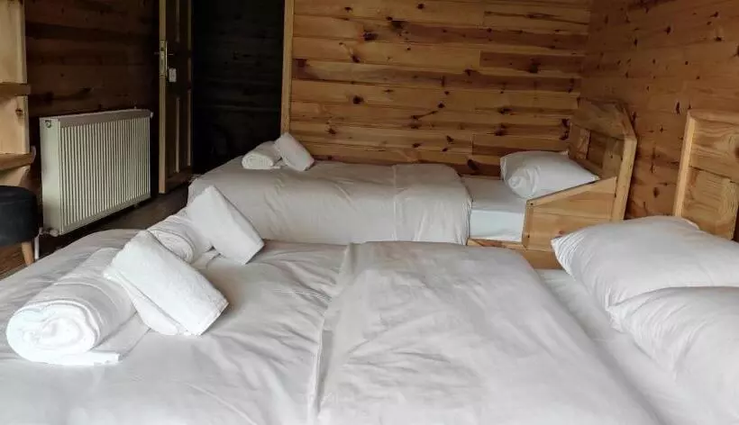 ホテル Kinya Bungalov