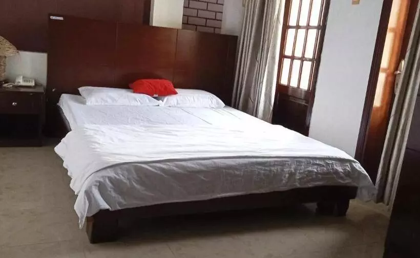 هتل Nhật Vân 2