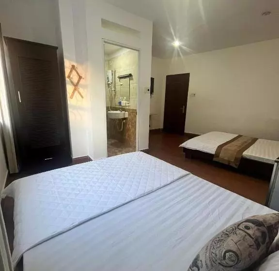 هتل Nhật Vân 2