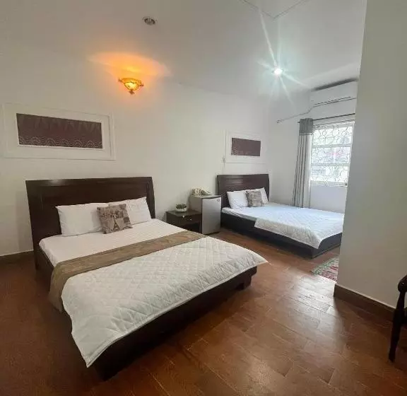 هتل Nhật Vân 2