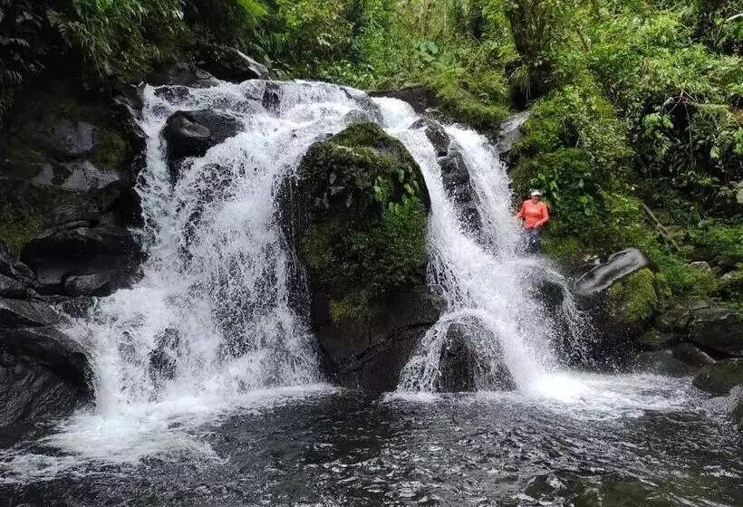 ホテル Pozas Guacimo