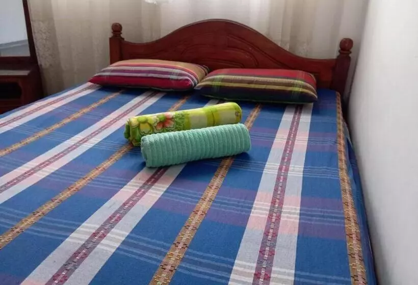 پانسیون Sanity Door Rooms And Hostel