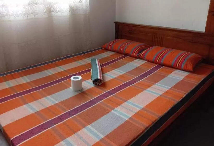 پانسیون Sanity Door Rooms And Hostel