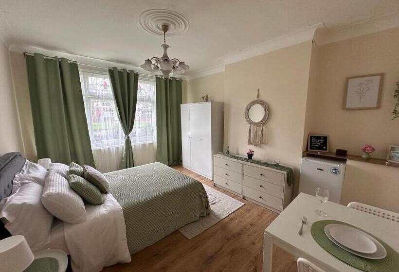 פנסיון Downhills Way North London Rooms