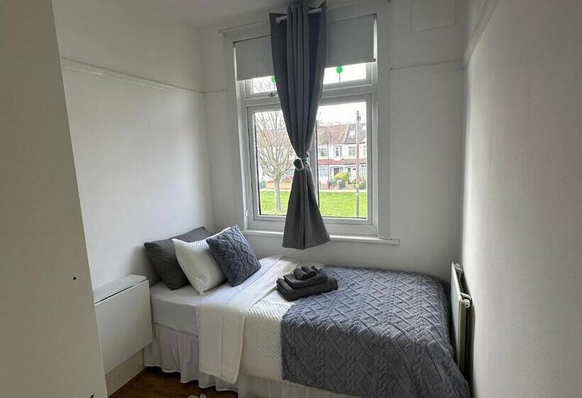 פנסיון Downhills Way North London Rooms