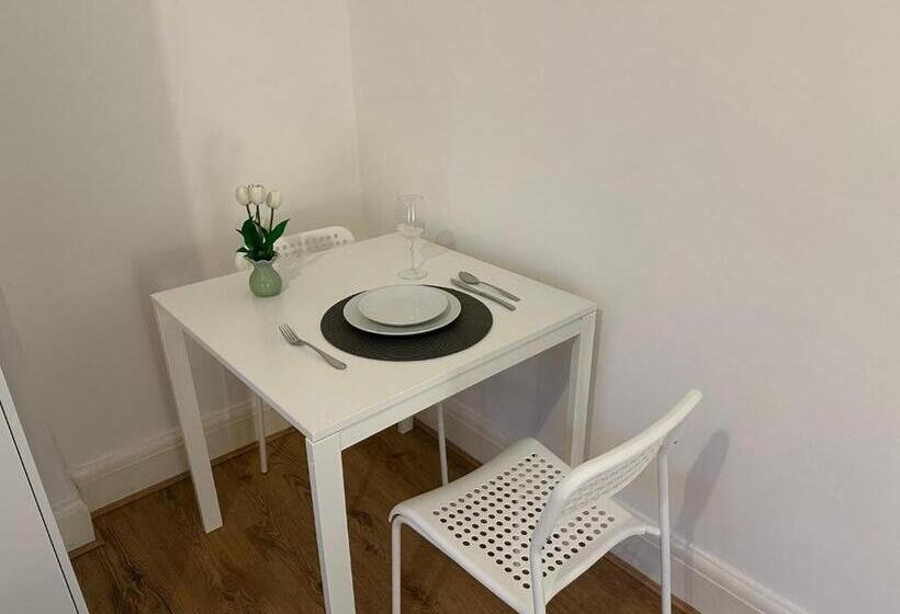 פנסיון Downhills Way North London Rooms