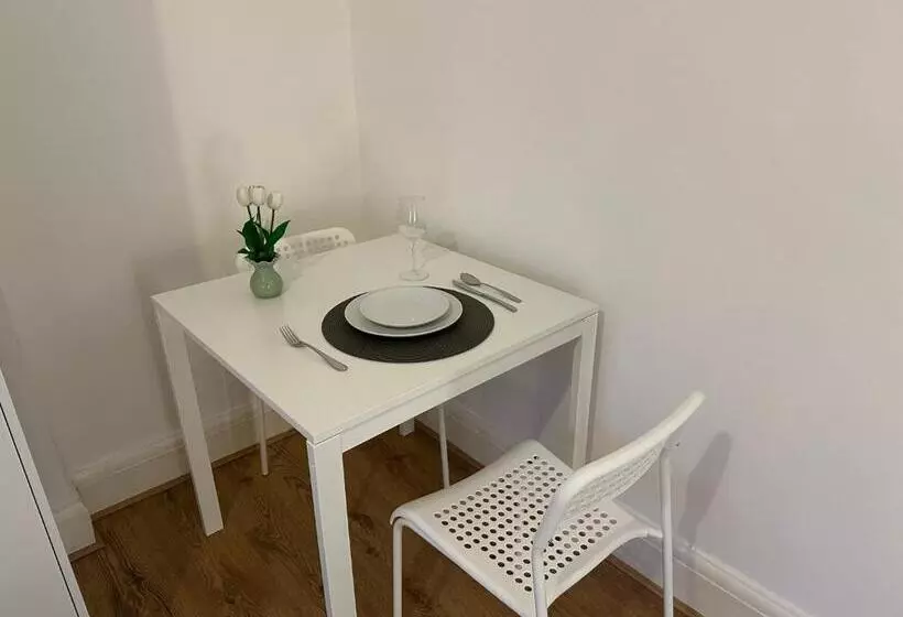 ペンション Downhills Way   North London   Rooms