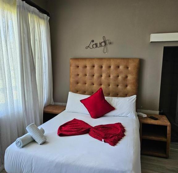 פנסיון John Bailie Guest Lodge