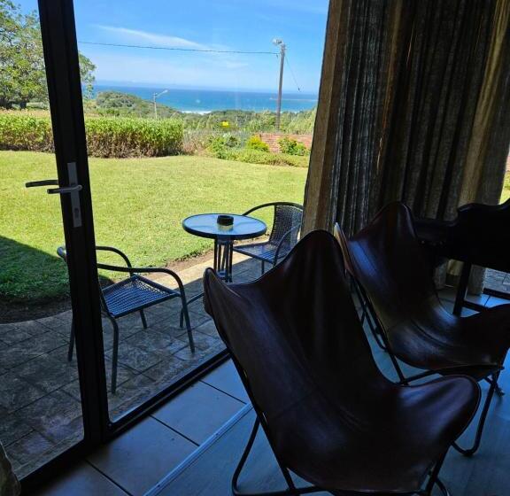 פנסיון John Bailie Guest Lodge