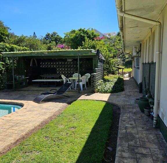 פנסיון John Bailie Guest Lodge