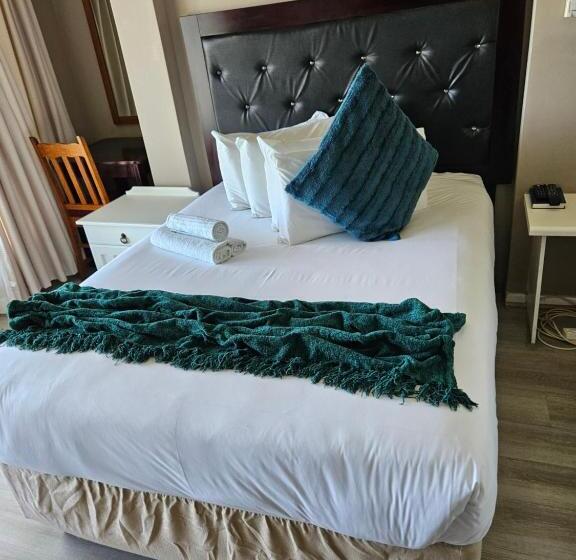 פנסיון John Bailie Guest Lodge