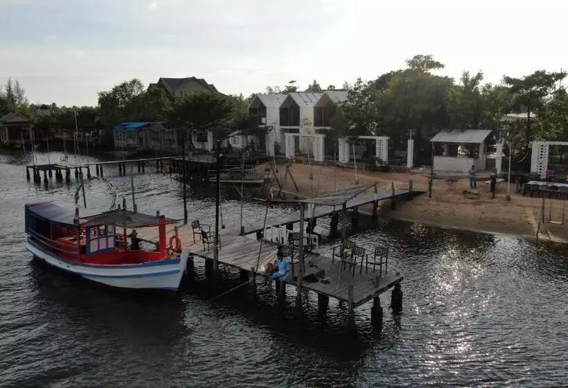 پانسیون Port Ville Resort