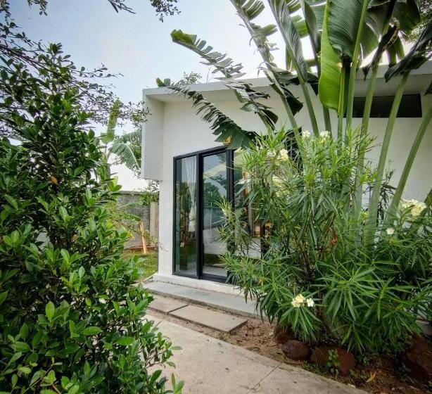 פנסיון Port Ville Resort