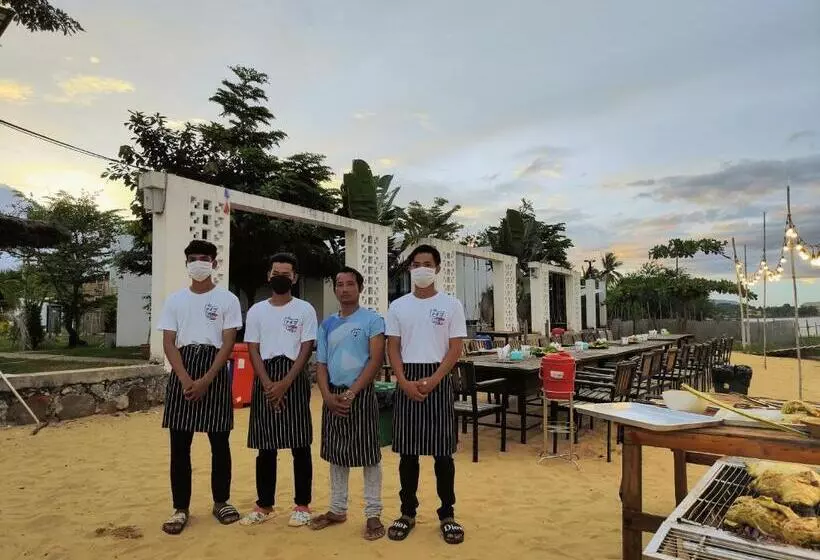 پانسیون Port Ville Resort