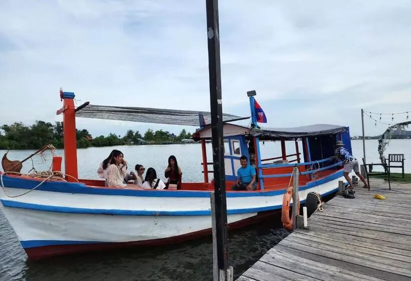 پانسیون Port Ville Resort