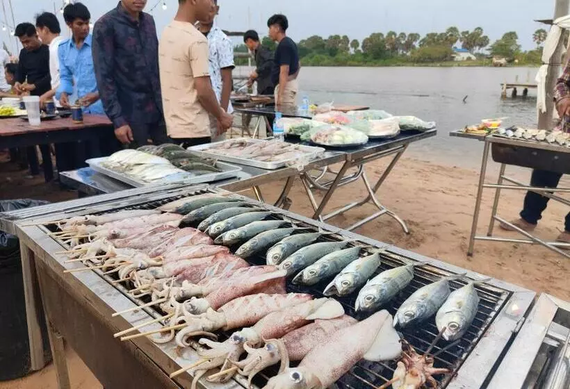 پانسیون Port Ville Resort