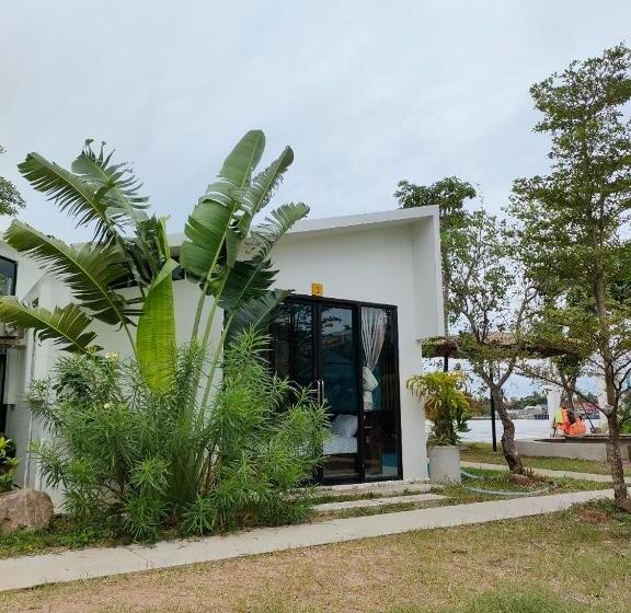 פנסיון Port Ville Resort