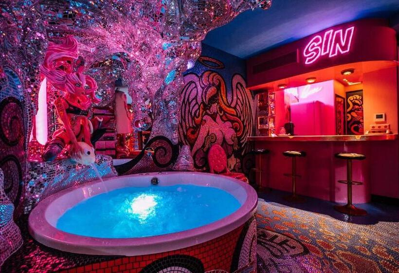 پانسیون The Sin Suite