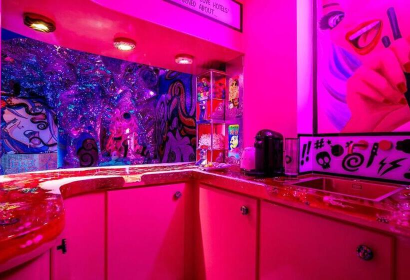 پانسیون The Sin Suite