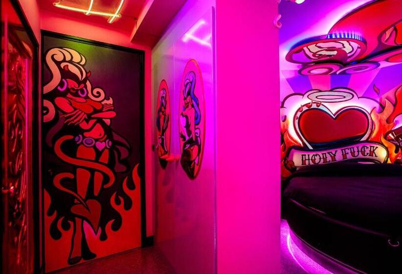 پانسیون The Sin Suite