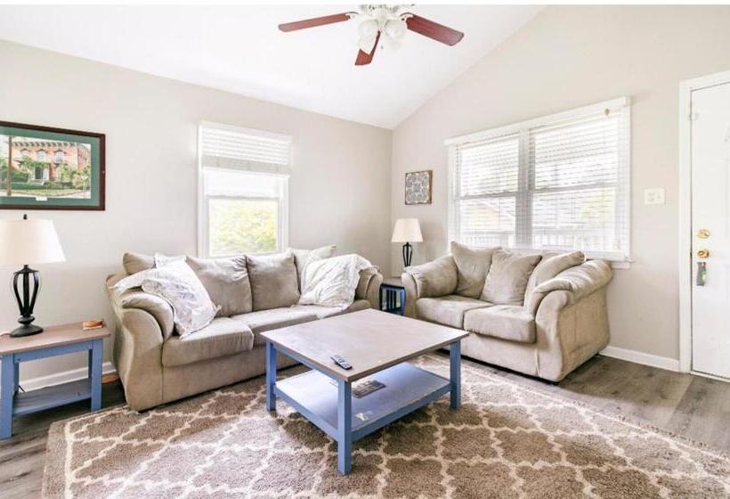 펜션 The Yellow Bungalow