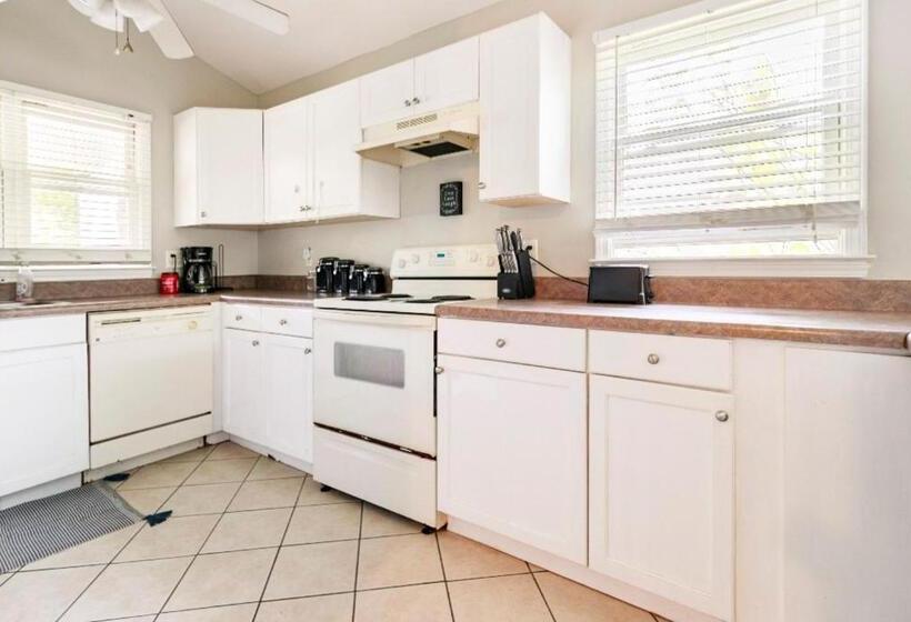 펜션 The Yellow Bungalow