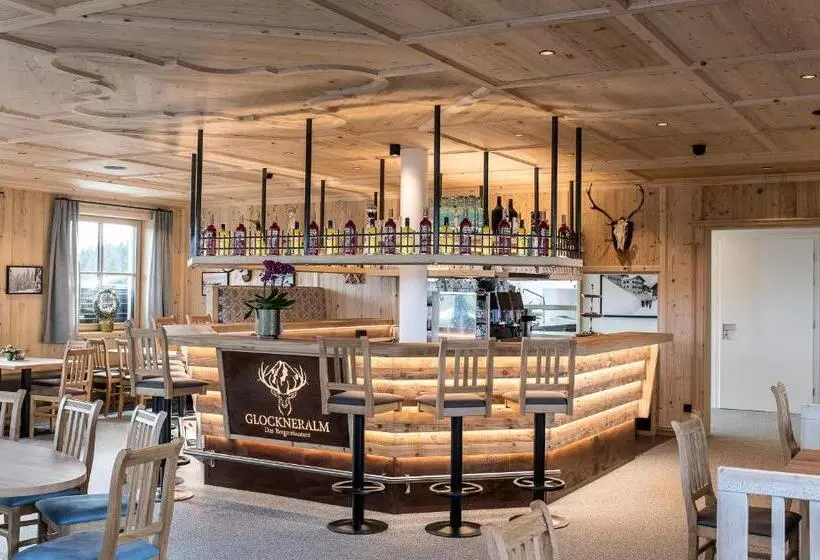 تختخواب و صبحانه Glockneralm   Only Accessible By Ski Lift