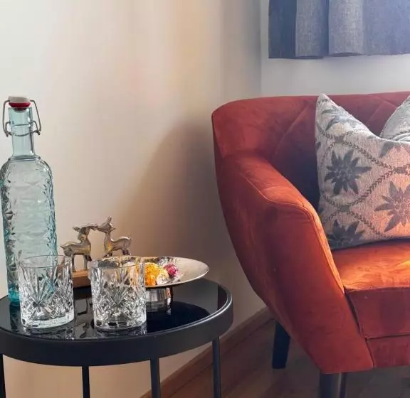 تختخواب و صبحانه Glockneralm   Only Accessible By Ski Lift