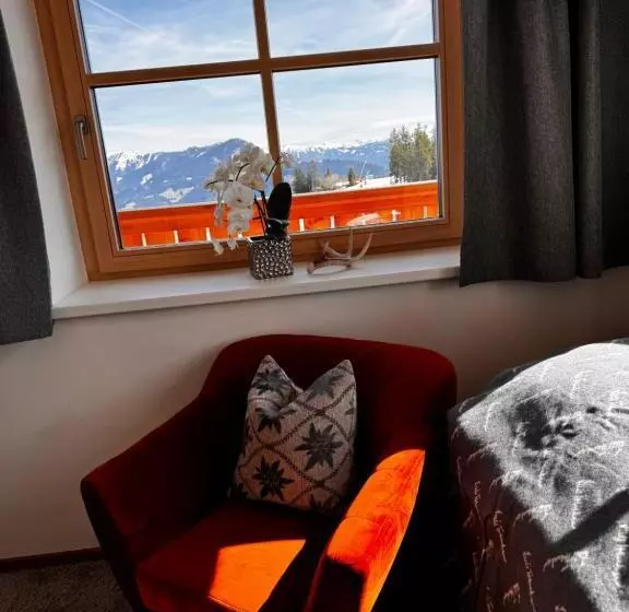 تختخواب و صبحانه Glockneralm   Only Accessible By Ski Lift