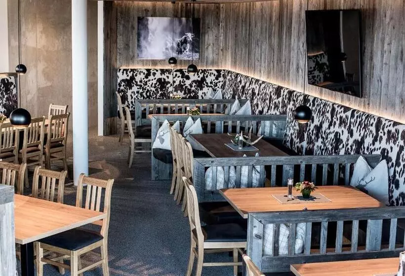 تختخواب و صبحانه Glockneralm   Only Accessible By Ski Lift