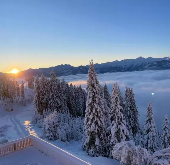 تختخواب و صبحانه Glockneralm   Only Accessible By Ski Lift