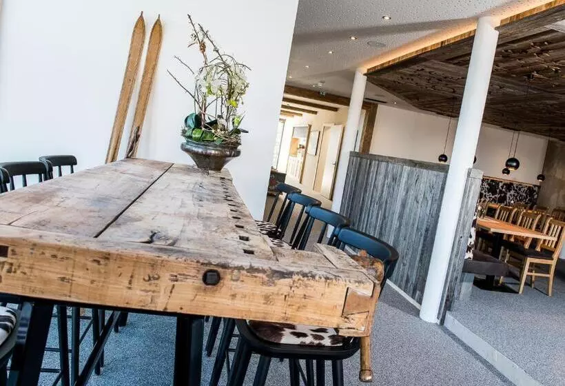 تختخواب و صبحانه Glockneralm   Only Accessible By Ski Lift