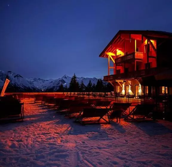 تختخواب و صبحانه Glockneralm   Only Accessible By Ski Lift