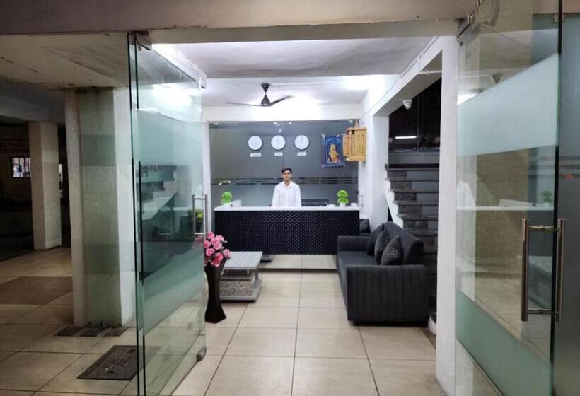 Отель A1 Plaza, Ahmedabad