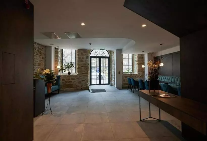 ホテル Bizarre Boutique