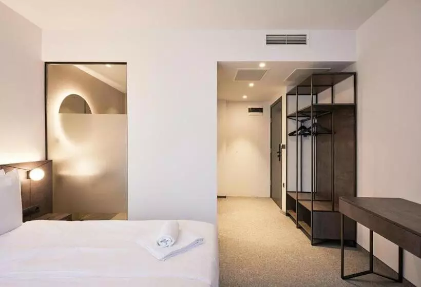 ホテル Bizarre Boutique