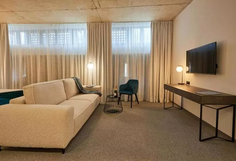 ホテル Bizarre Boutique