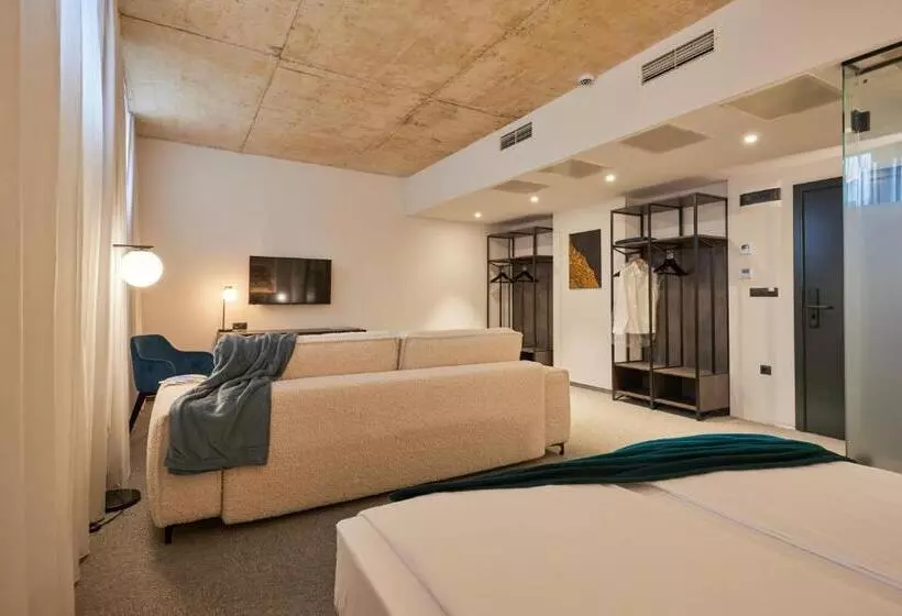 ホテル Bizarre Boutique