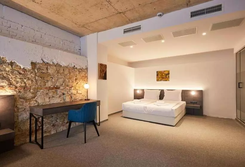 ホテル Bizarre Boutique