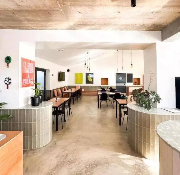 ホテル Gandum Village