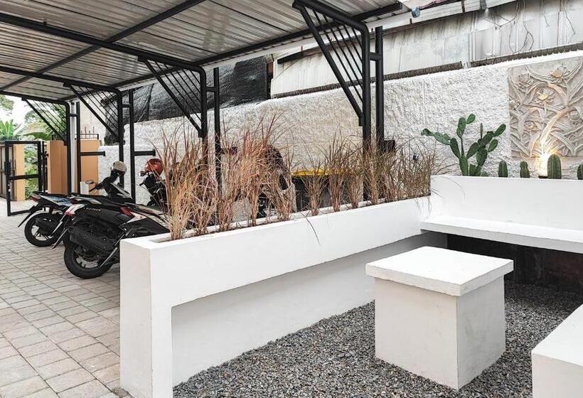 هتل Reddoorz Syariah Near Telanaipura Jambi