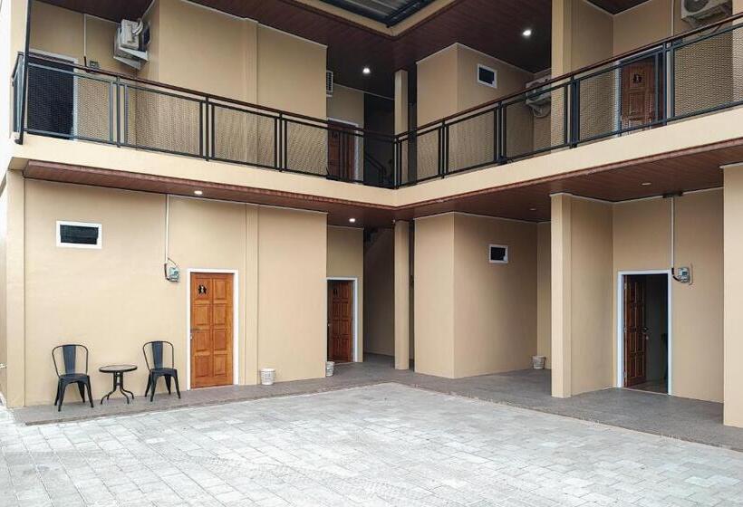 هتل Reddoorz Syariah Near Telanaipura Jambi