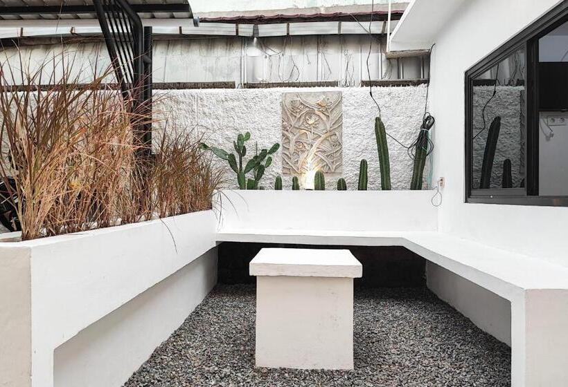 هتل Reddoorz Syariah Near Telanaipura Jambi