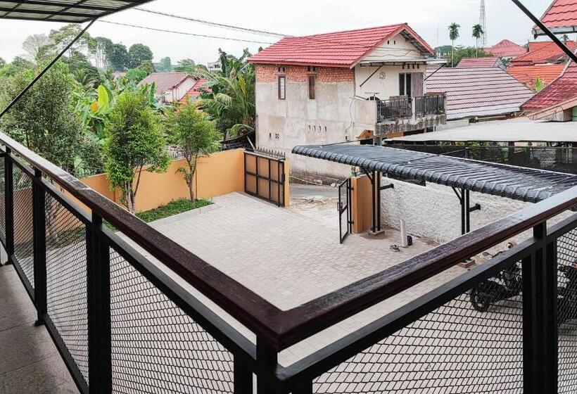 هتل Reddoorz Syariah Near Telanaipura Jambi