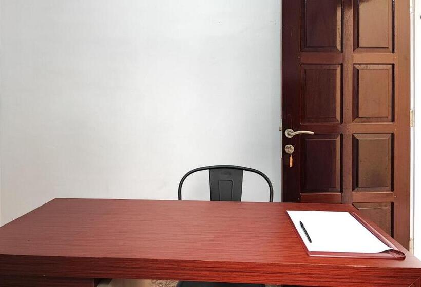 هتل Reddoorz Syariah Near Telanaipura Jambi