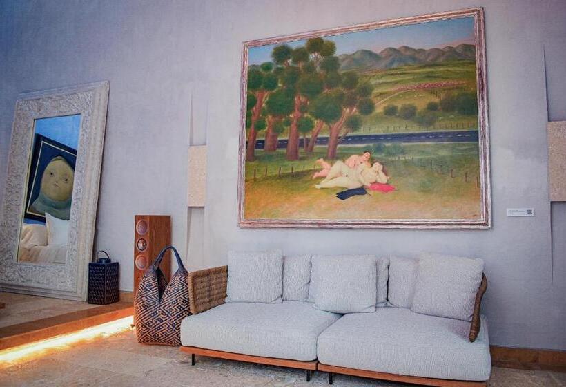 Отель Santiago Botero