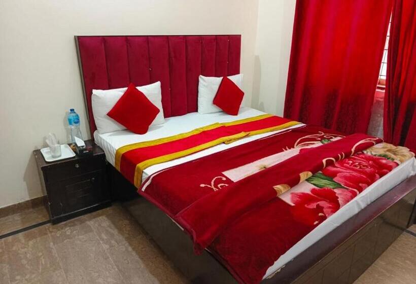 هتل Second Home Family