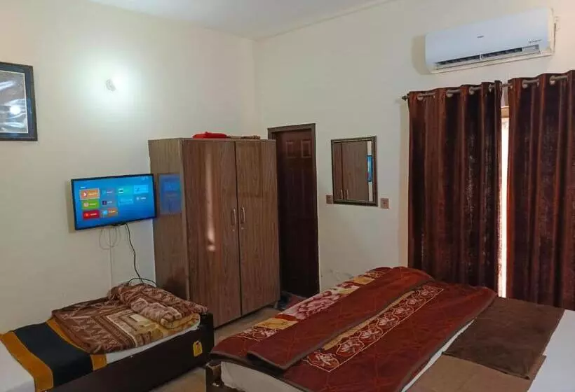 هتل Second Home Family