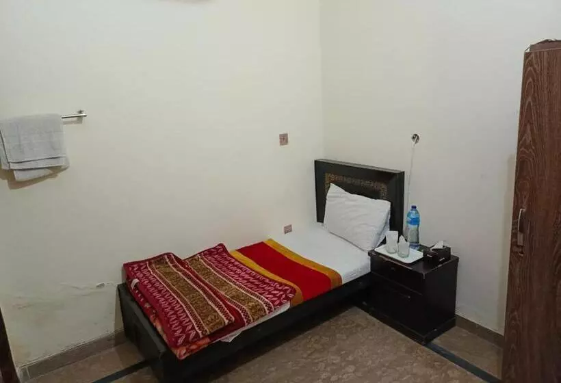 هتل Second Home Family