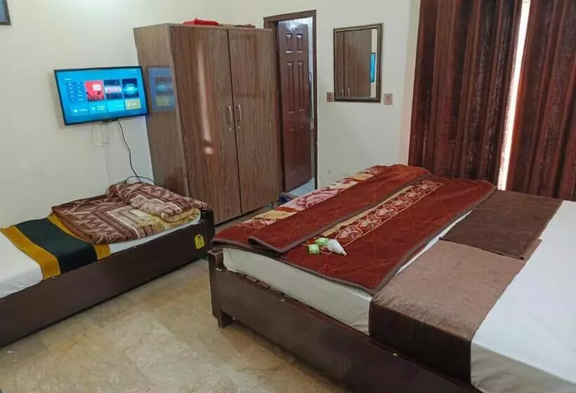 هتل Second Home Family